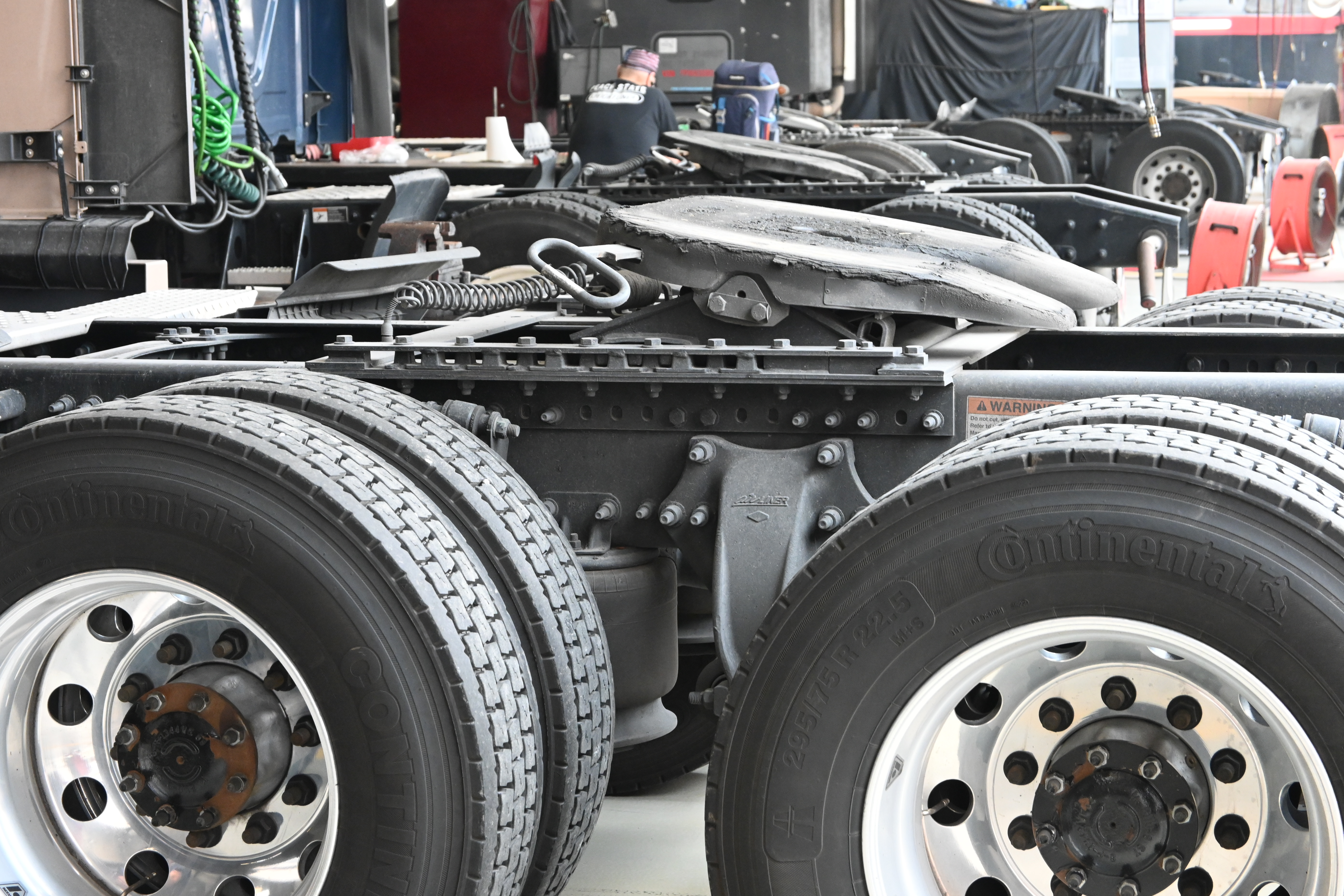 Peach State Freightliner - truck shop