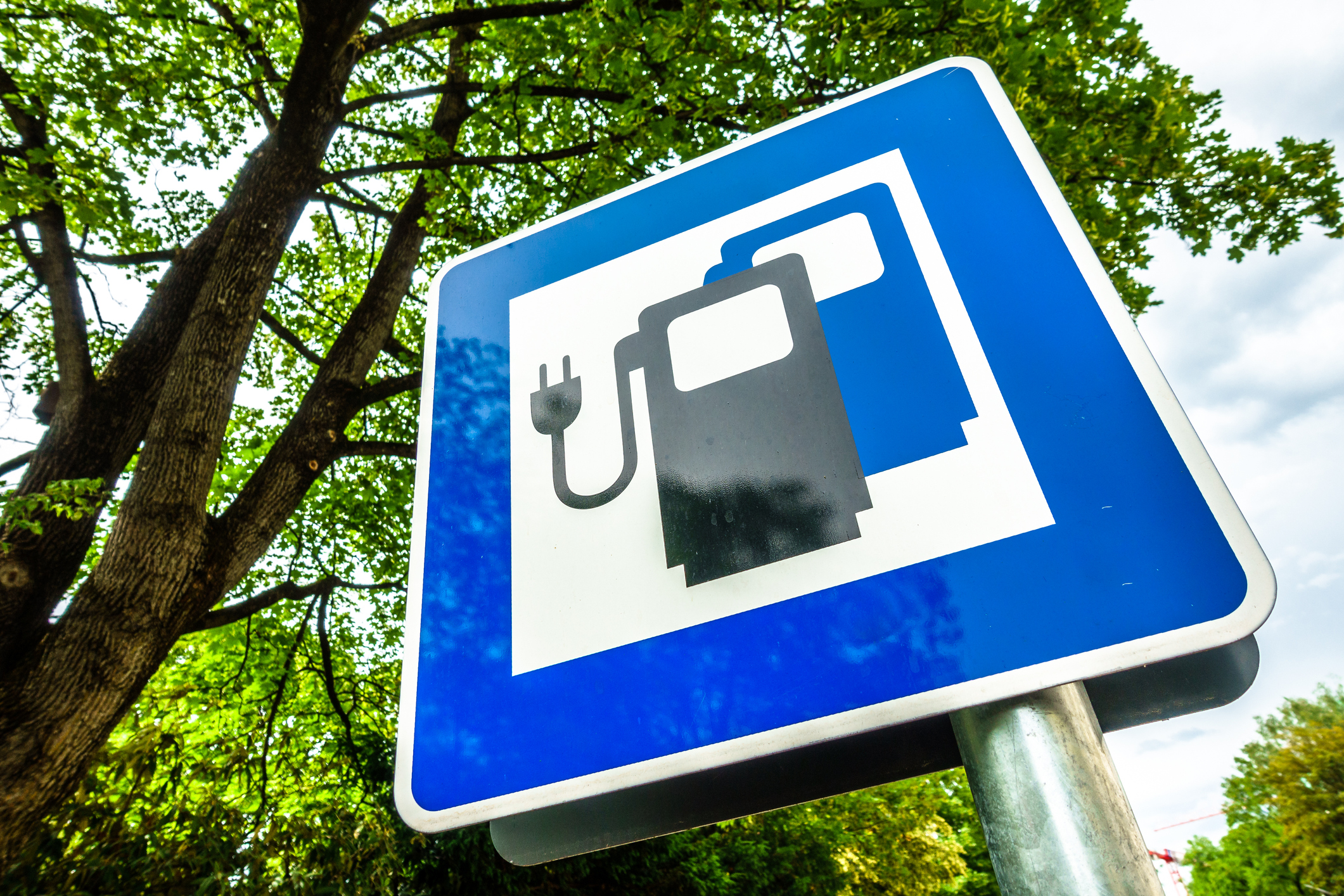 Battery electric truck charging sign