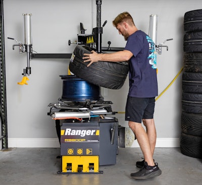 Using A Ranger R980 Dp Tire Changer