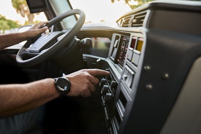 All New Volvo Vnr Interior (1)