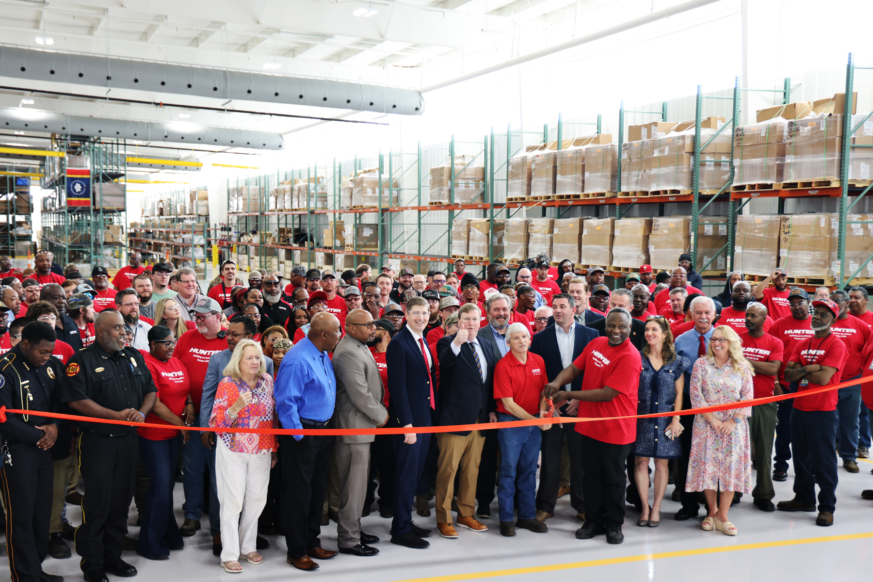 Mississippi governor cuts ribbon on new Hunter Engineering plant
